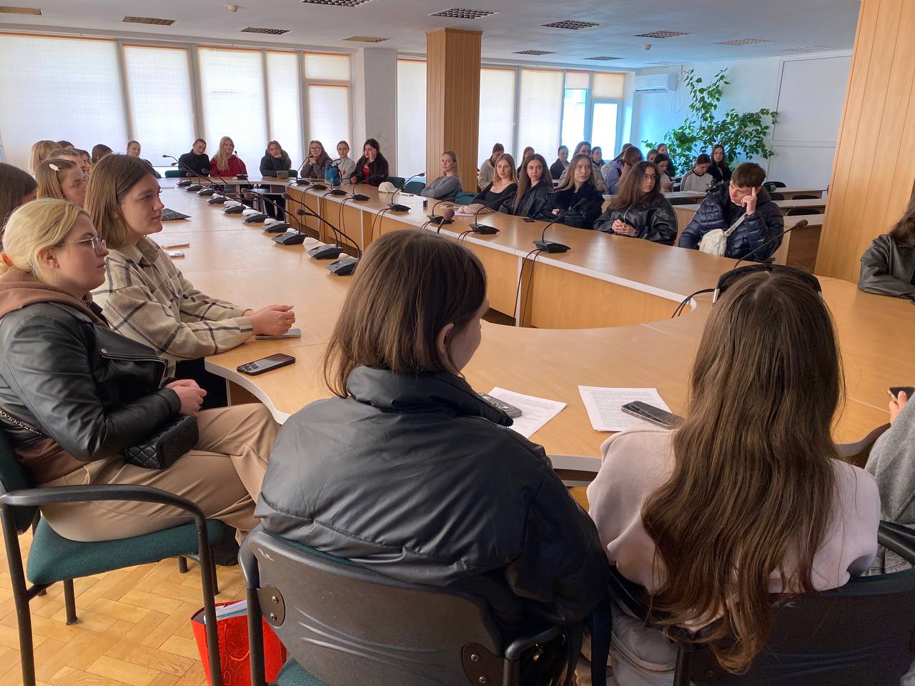 Академічна доброчесність та письмо: зустріч у бібліотеці Університету