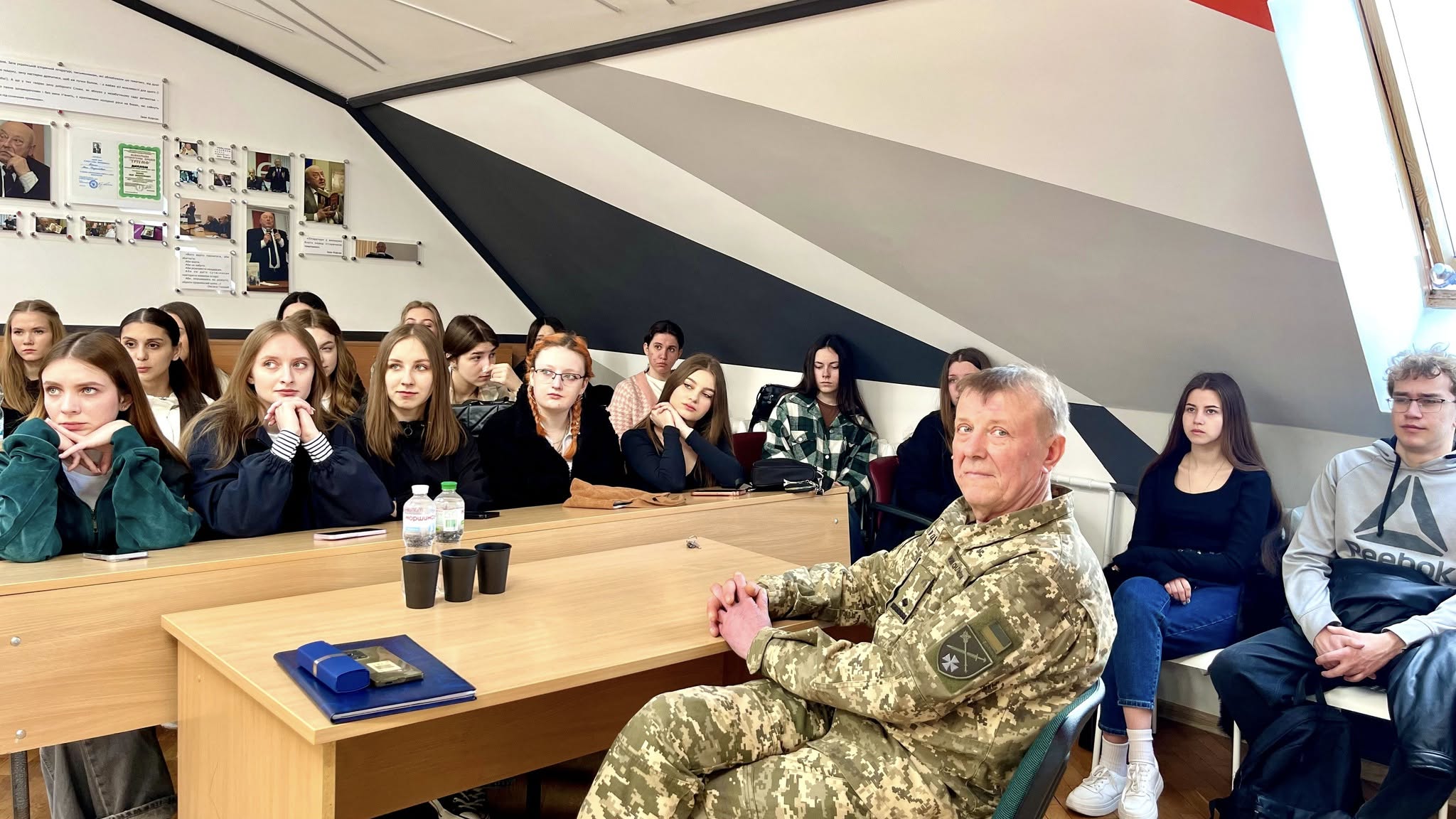 Форум кар’єри: студентам Університету розповіли про особливості роботи військового комунікаційника і журналіста