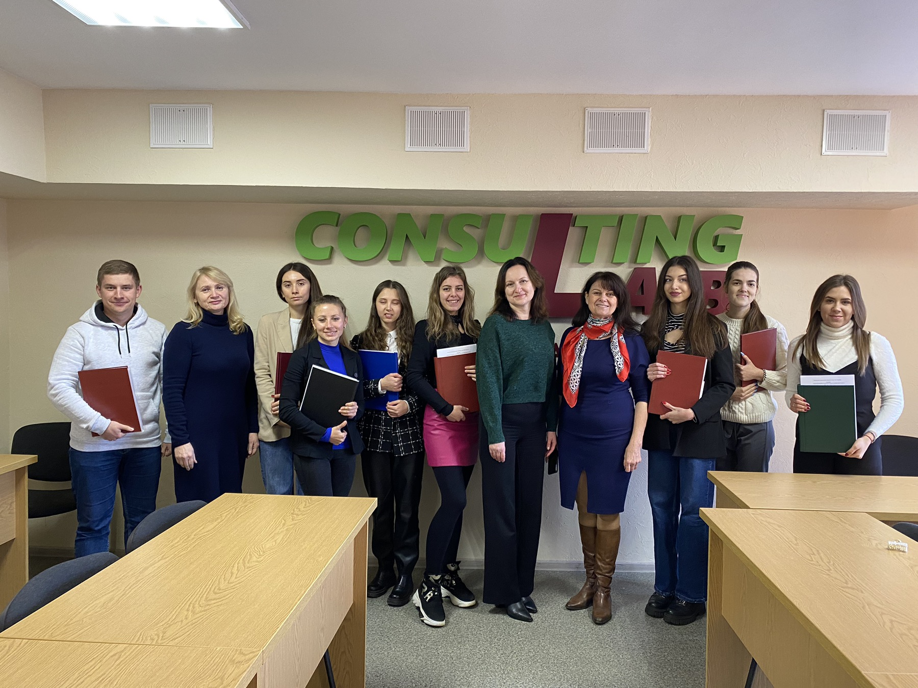 Успішні захисти українських і китайських магістрів спеціальності 071 Облік і оподаткування