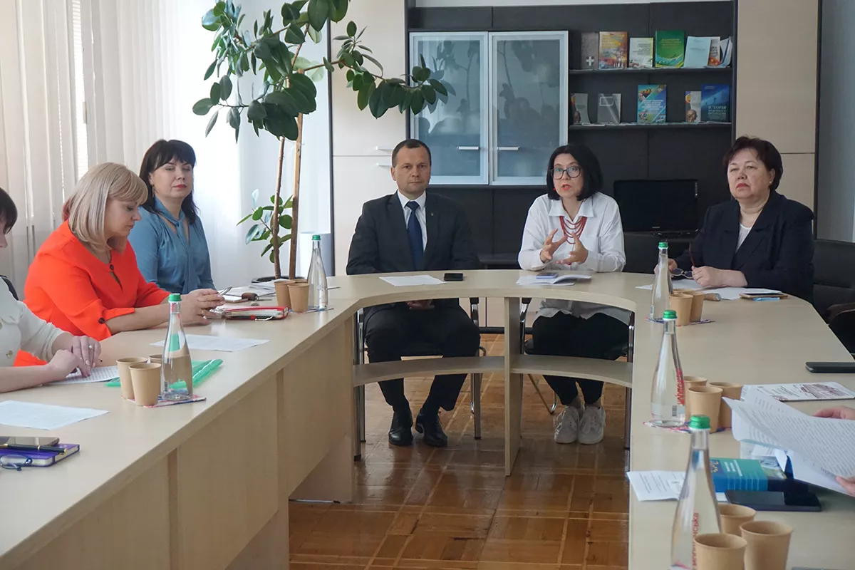 На факультеті педагогічної освіти та соціальної роботи відбувається науково-методичний семінар із підвищення кваліфікації викладачів закладів вищої освіти