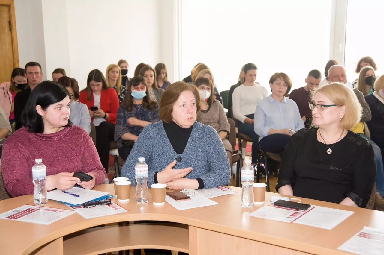 Круглий стіл «Якісна підготовка філолога: сьогодення і перспективи», або Як гармонізувати філологічну освіту з викликами ХХІ ст.?