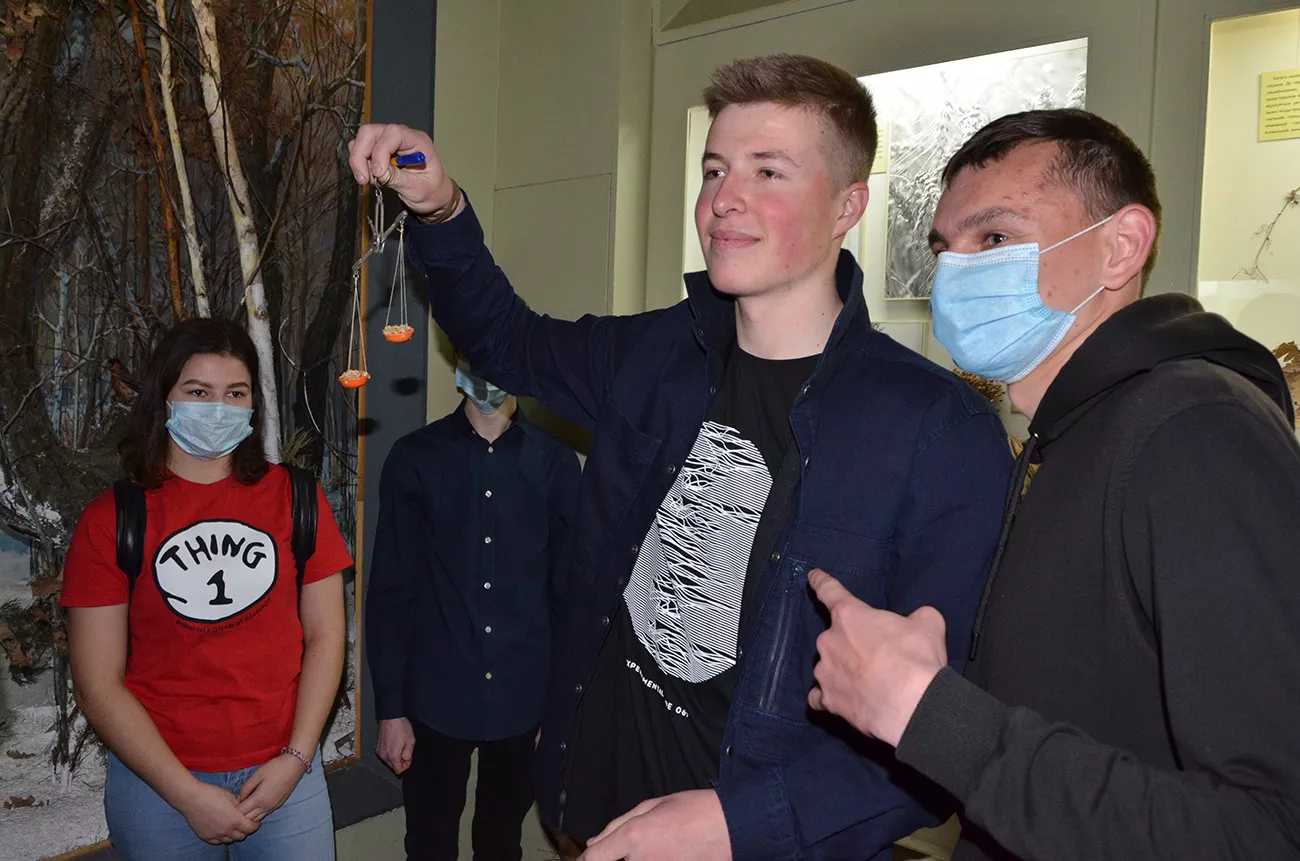 У Волинському краєзнавчому музеї студенти спеціальності 027 «Музеєзнавство, пам’яткознавство» провели навчальну квест-екскурсію «Вишиванка: традиція чи модний тренд?»