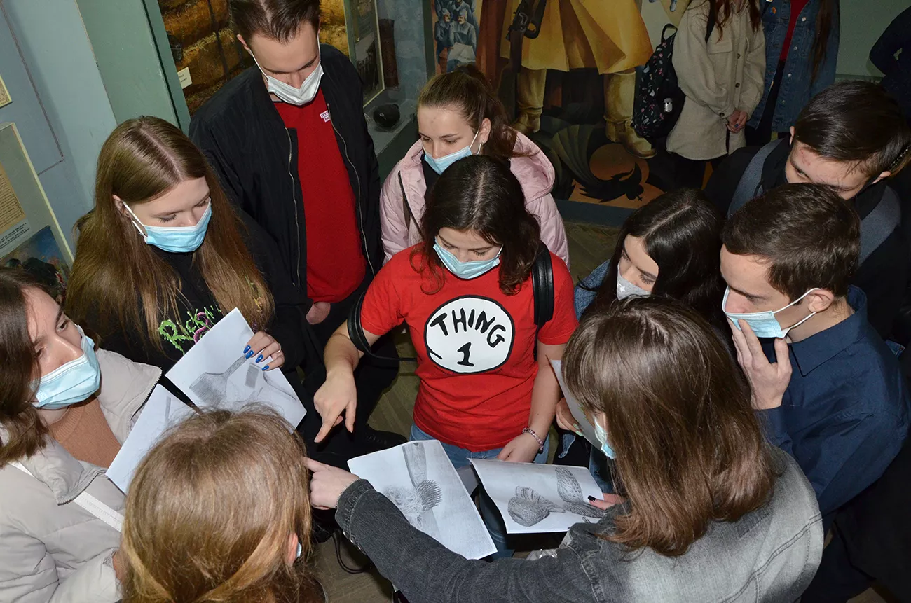 У Волинському краєзнавчому музеї студенти спеціальності 027 «Музеєзнавство, пам’яткознавство» провели навчальну квест-екскурсію «Вишиванка: традиція чи модний тренд?»