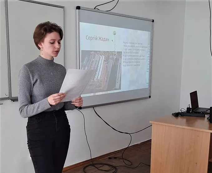 Поезія війни, листи героям і благодійний ярмарок