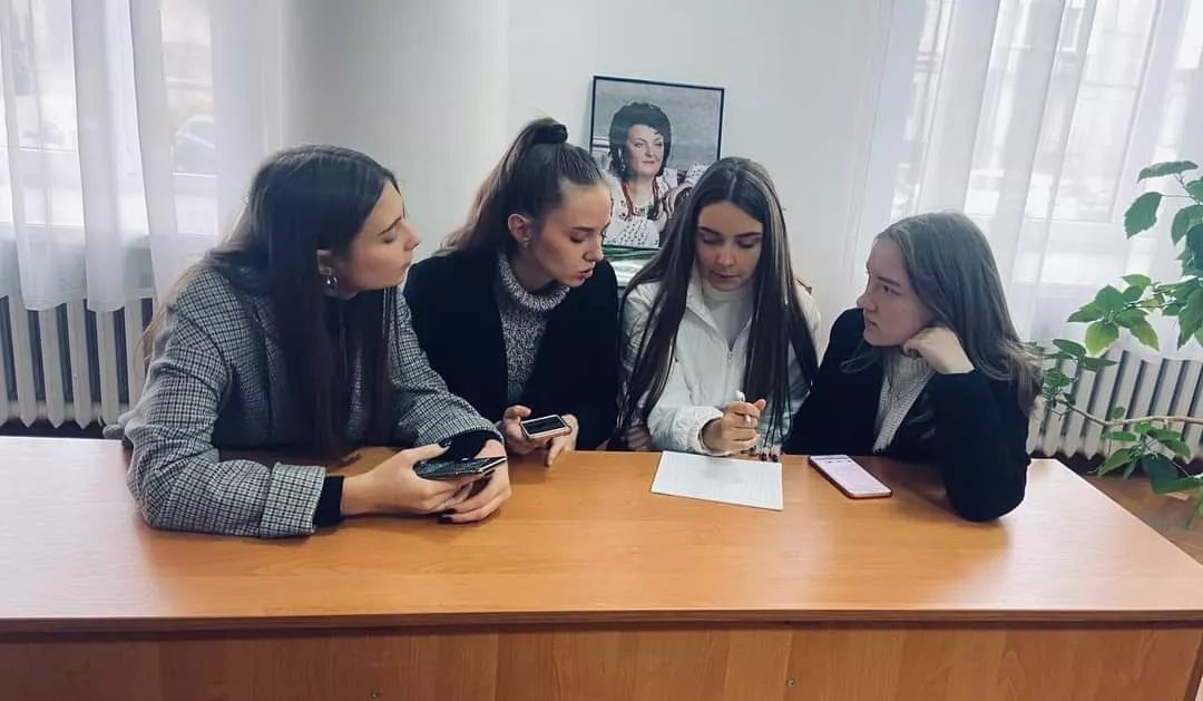 Відбулися дебати «Плюси та мінуси роботи за кордоном»