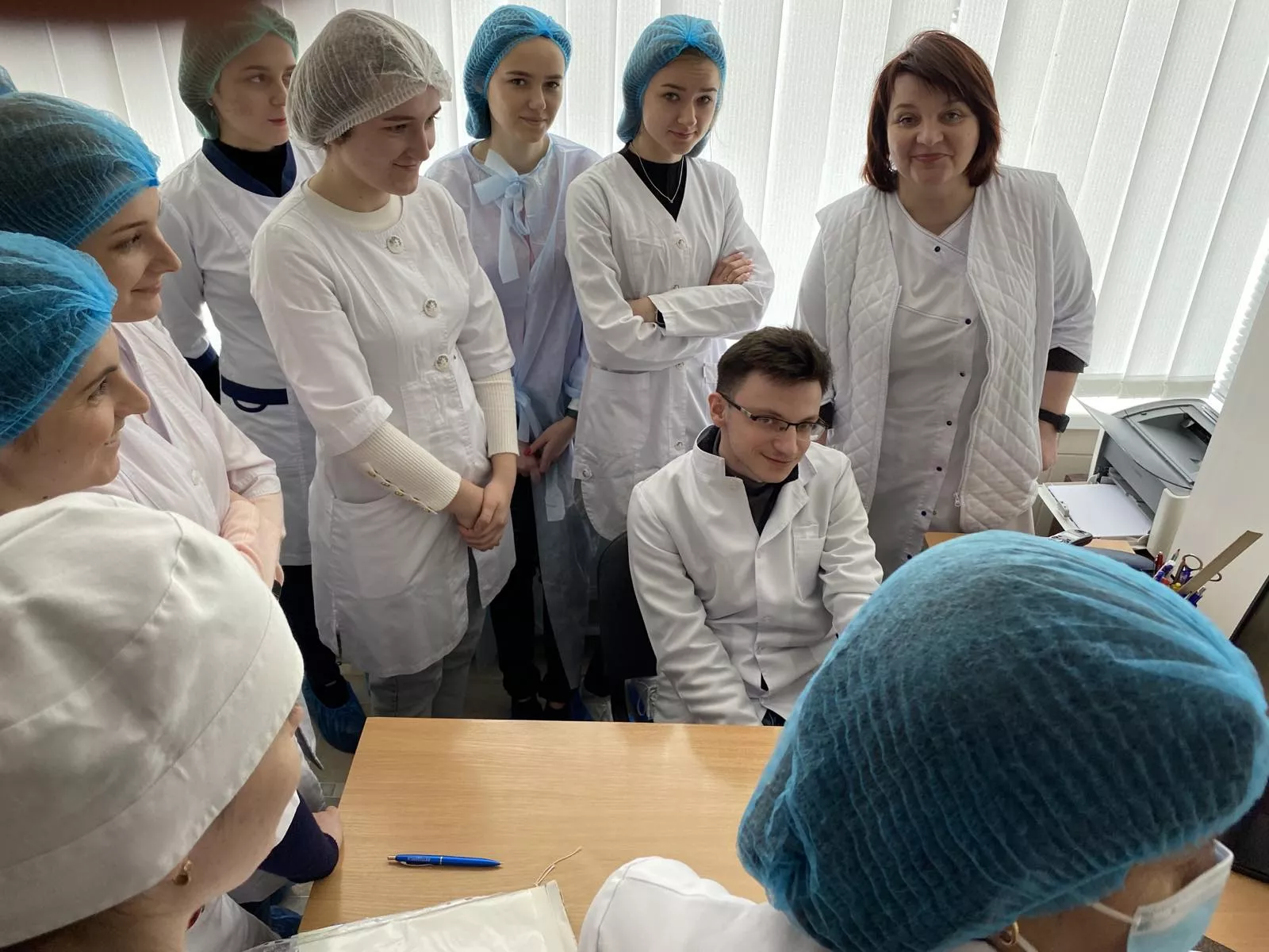 Студенти опанували теорію та практику фармацевтичної справи