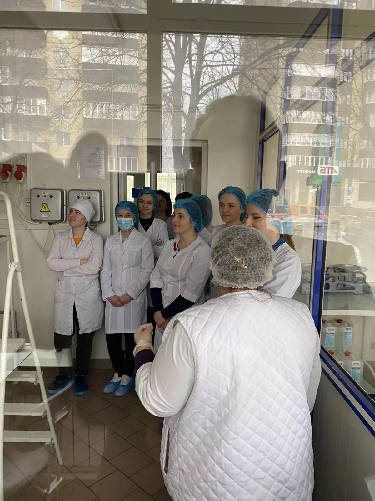 Студенти опанували теорію та практику фармацевтичної справи