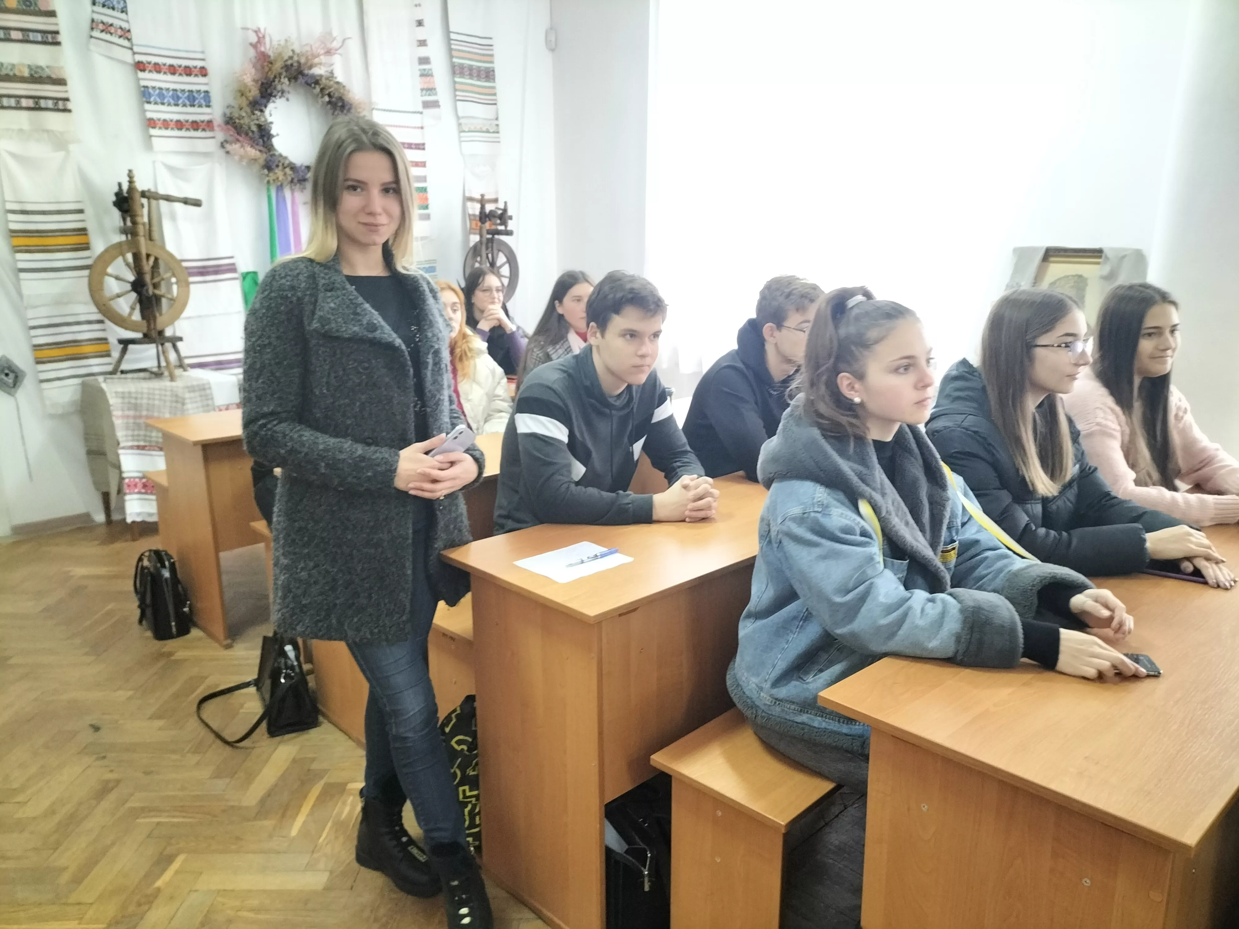 Відбулися дебати «Плюси та мінуси роботи за кордоном»