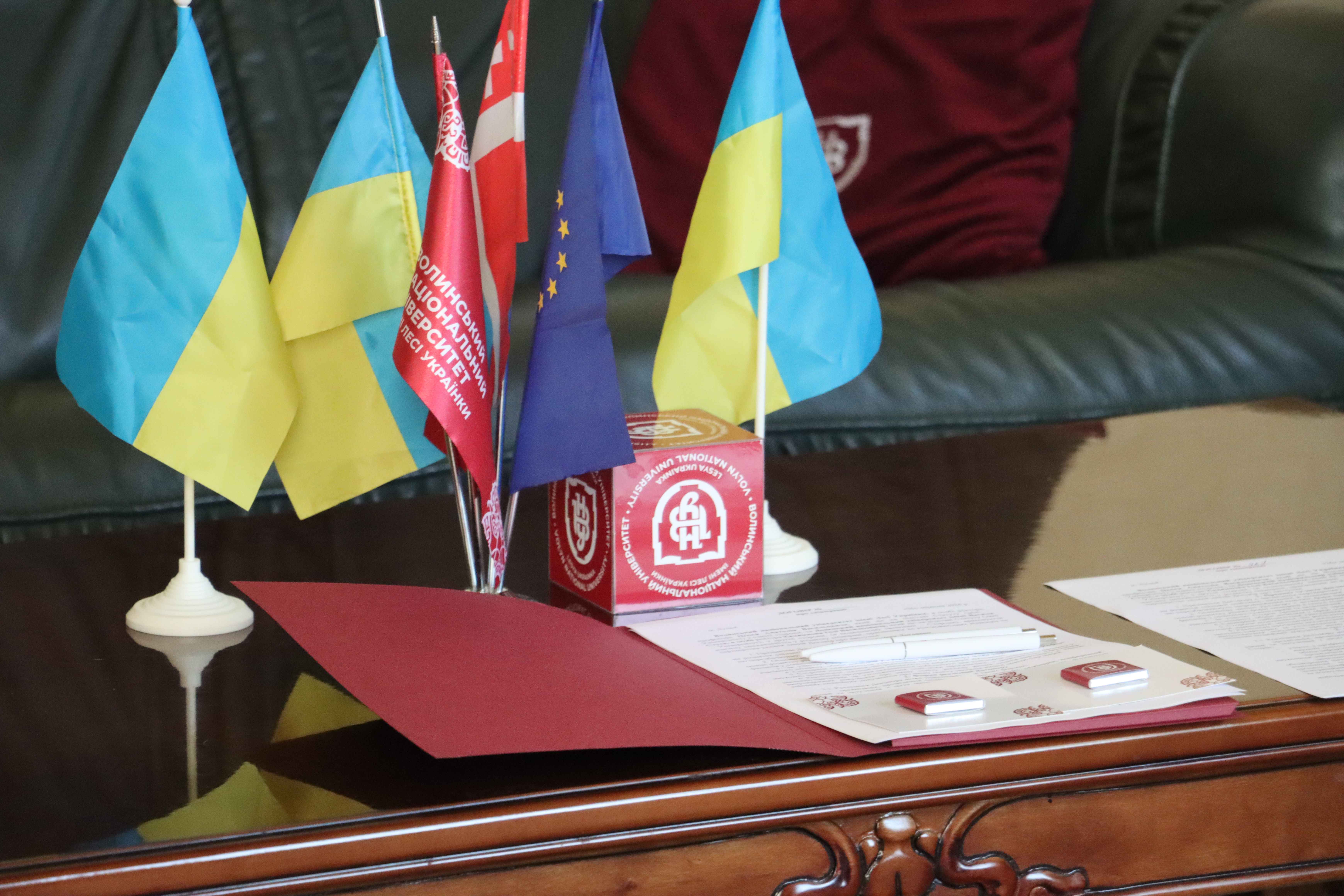 Підписано договір про співпрацю з Донецьким національним університетом імені Василя Стуса