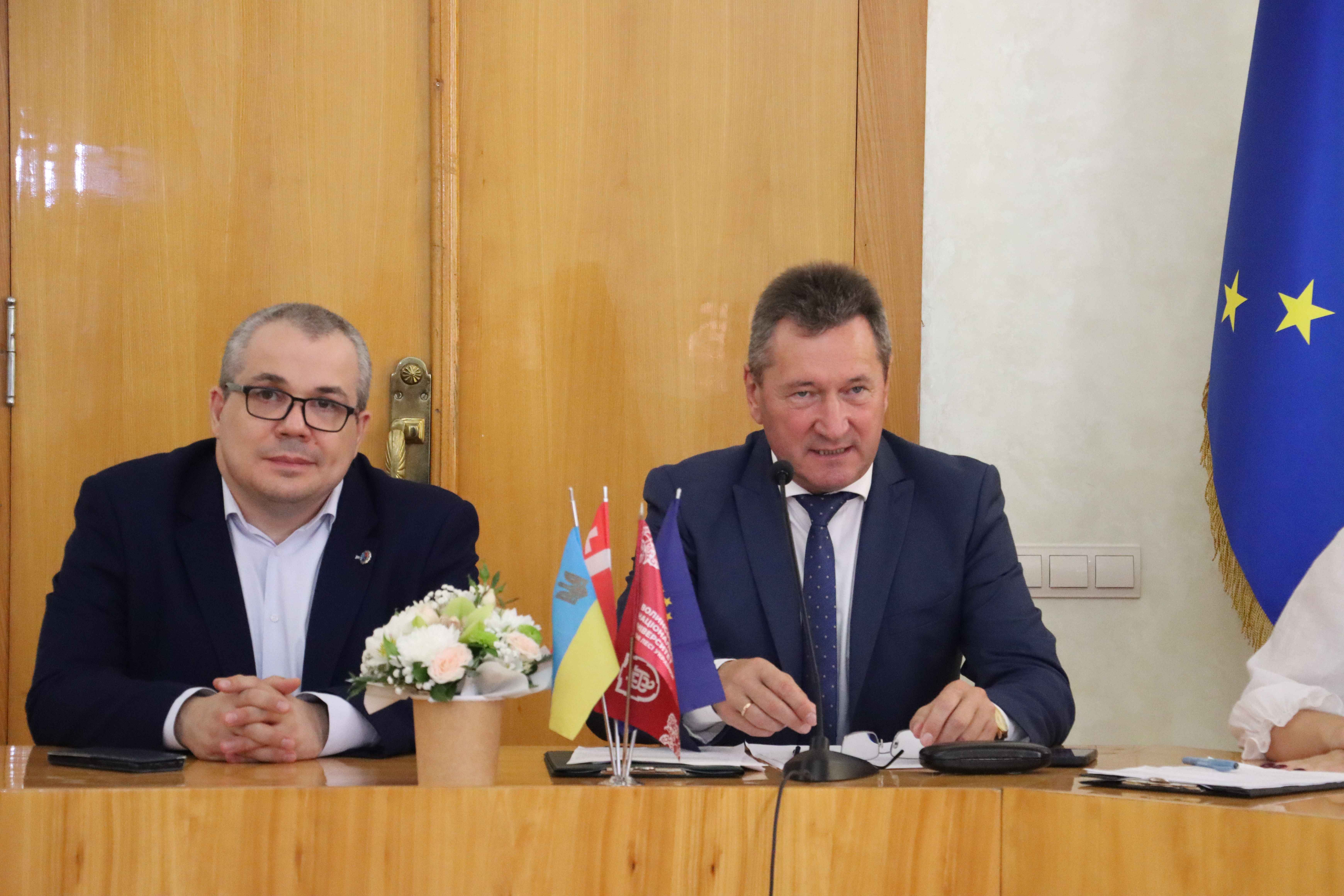 Відбулось урочисте засідання вченої ради з нагоди Дня працівників освіти та Дня захисників і захисниць України 