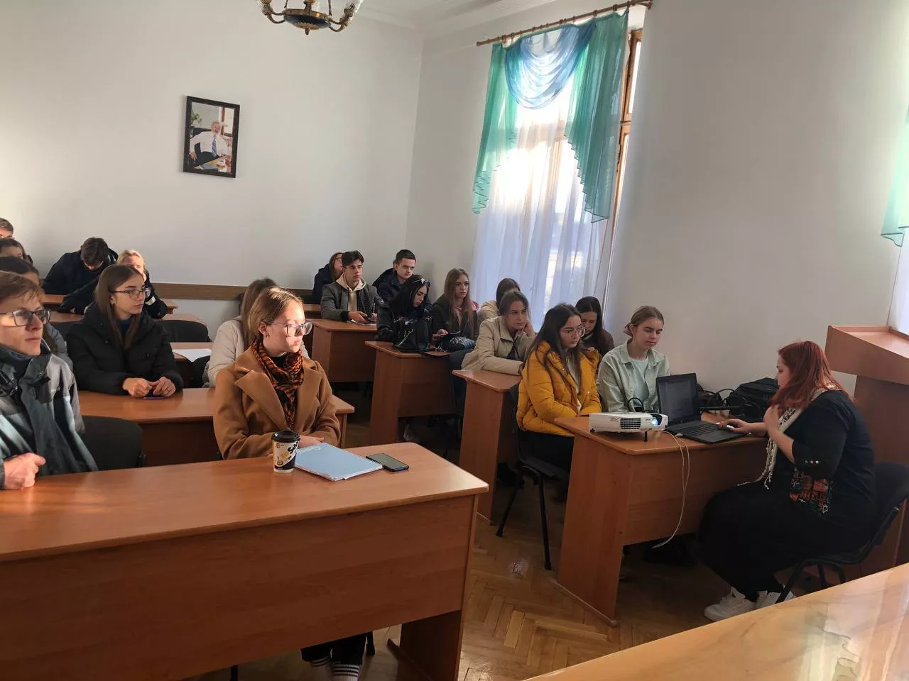 Студенти і викладачі факультету міжнародних відносин обговорили як протидіяти тероризму