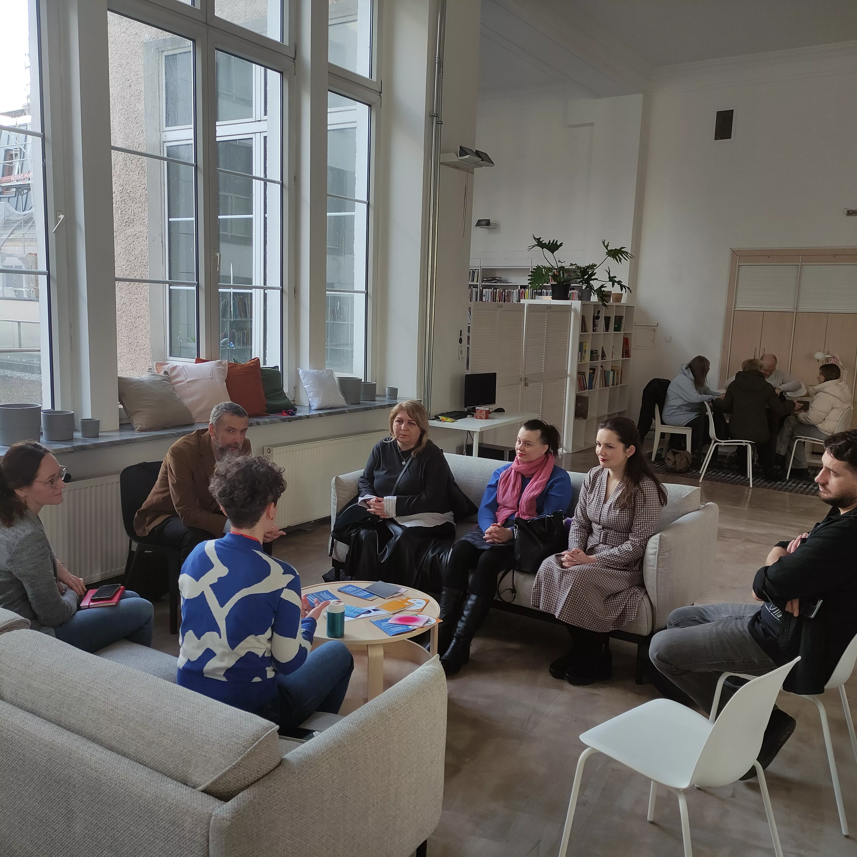 політологи