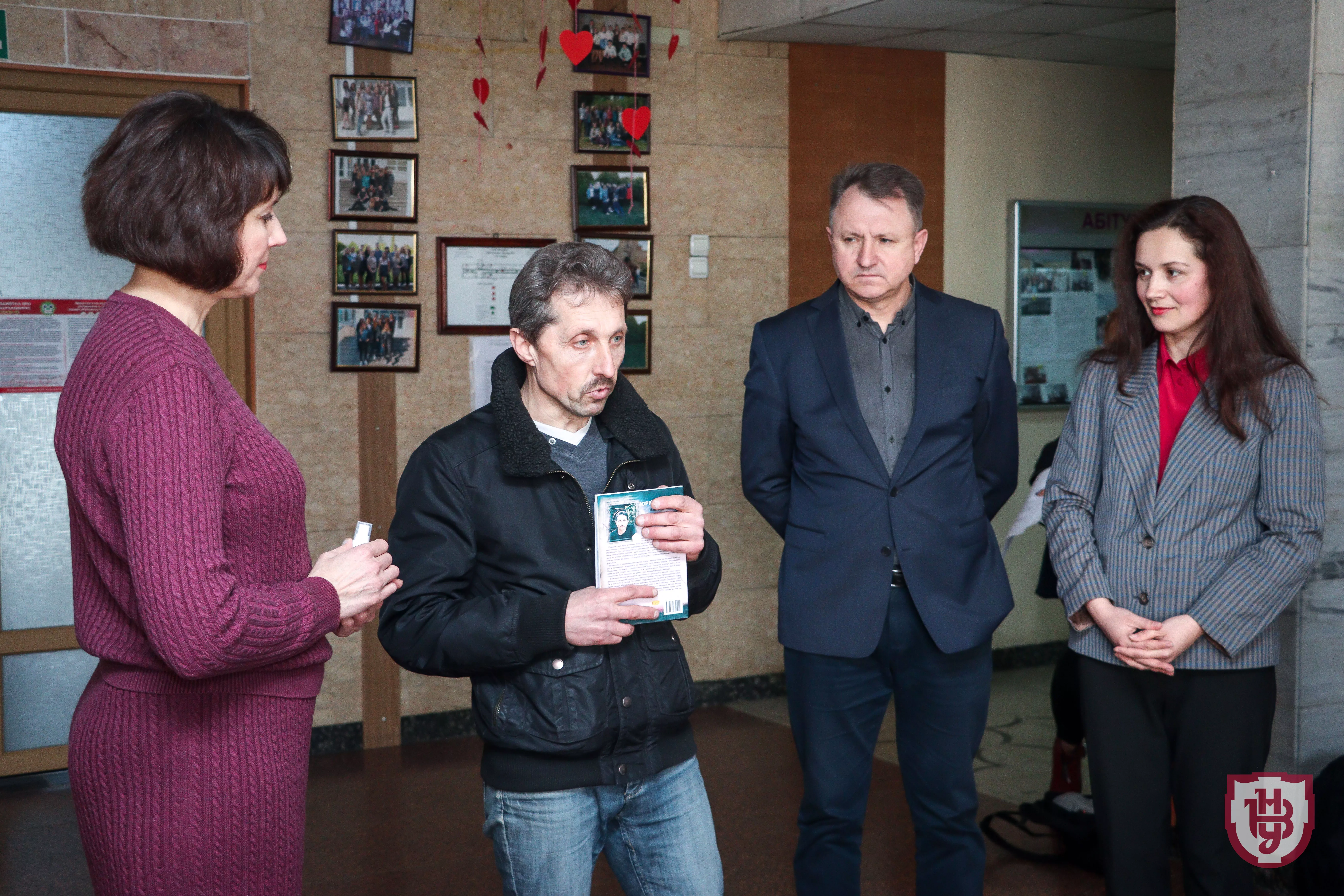 опитування