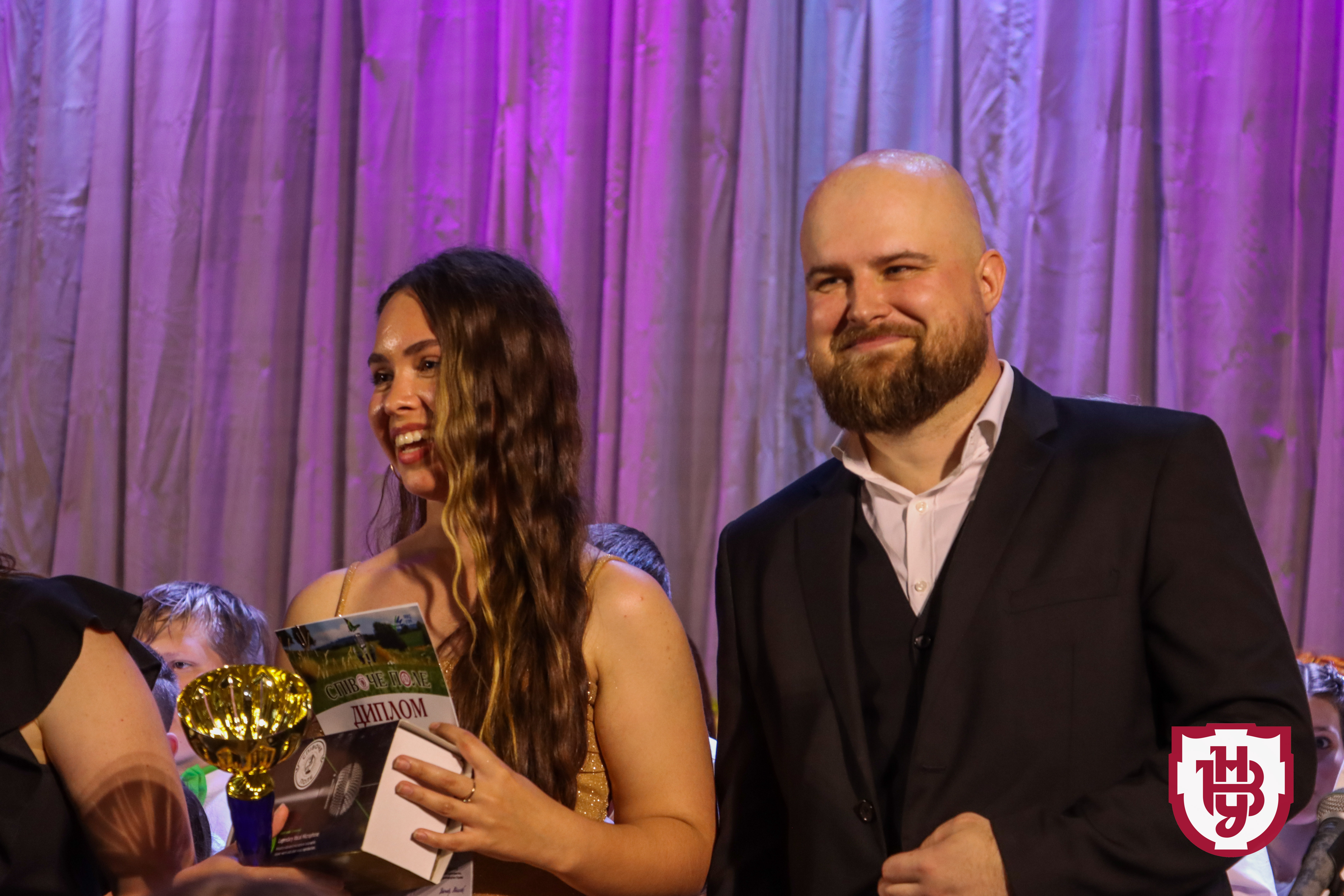 Співоче поле