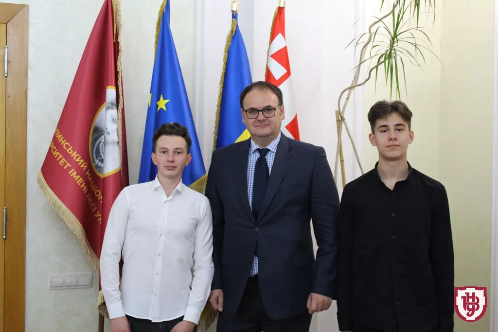 Суспільство