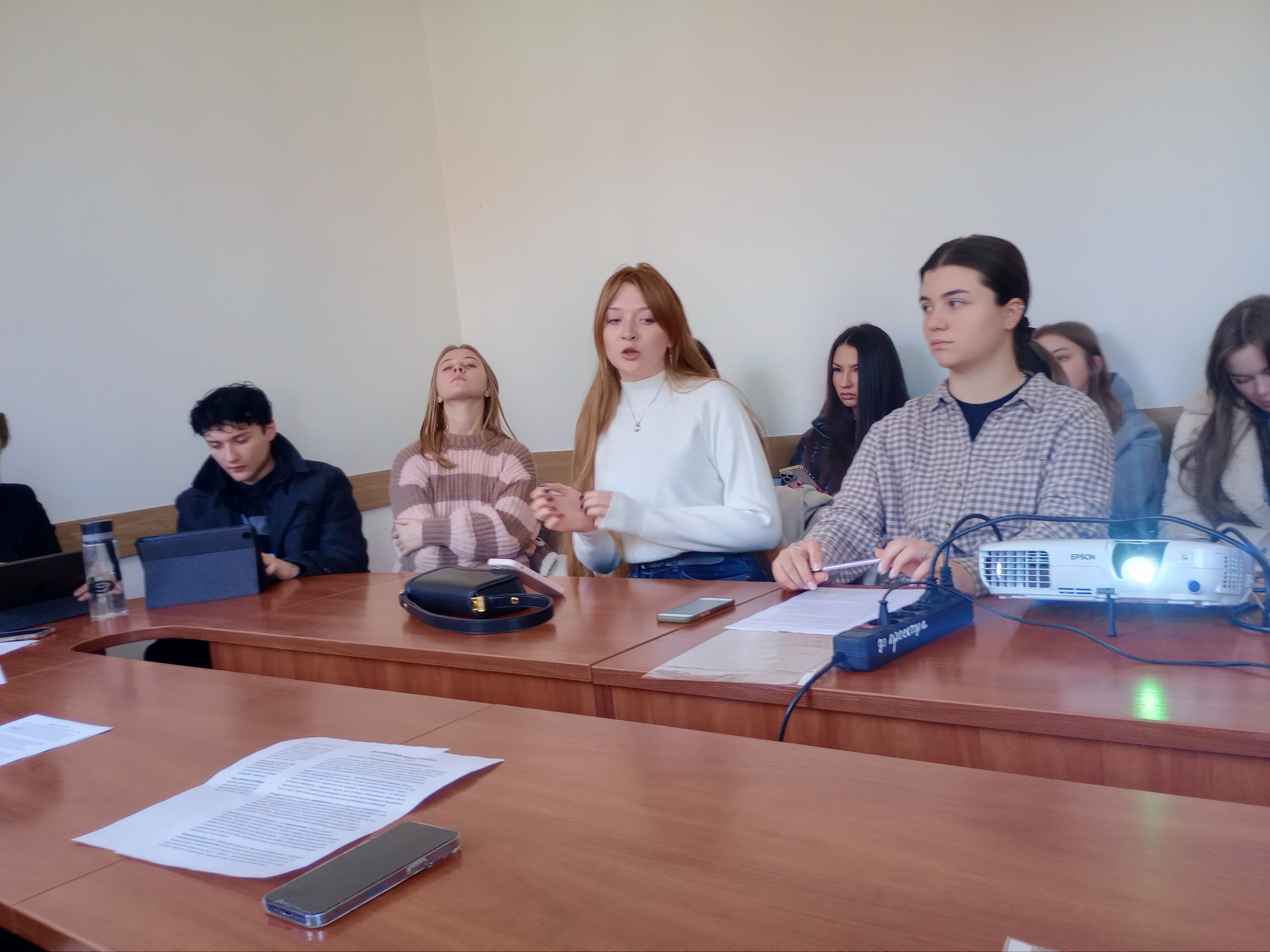 На факультеті міжнародних відносин – круглий стіл «Дезінформація проти інтеграції»