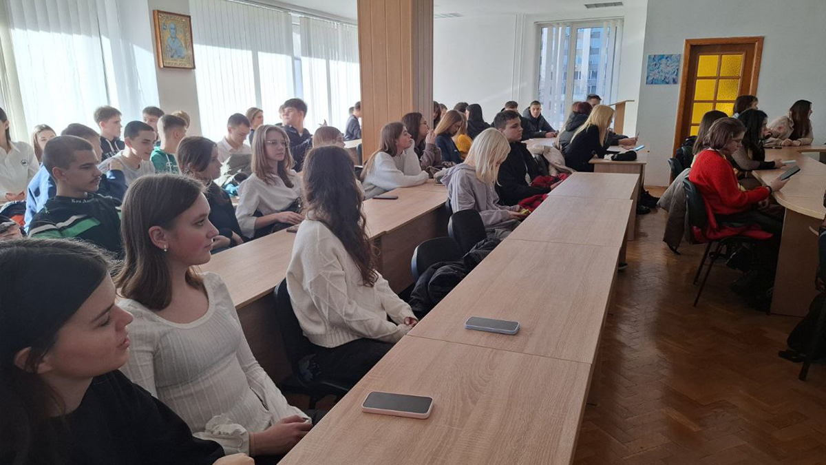 Практичні психологи Університету провели профорієнтаційну зустріч зі школярами