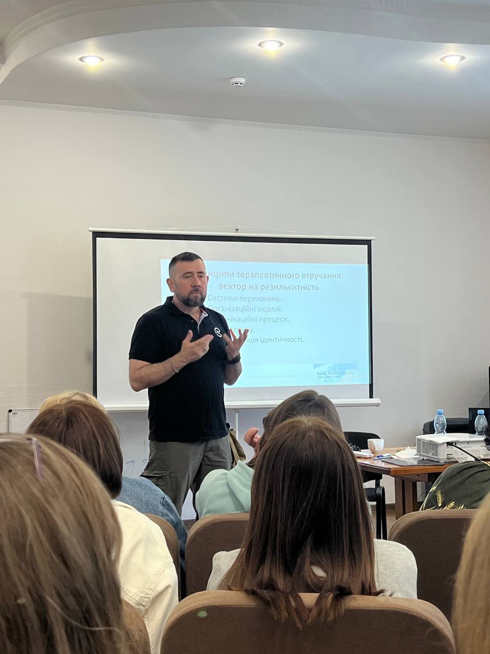 Двоє викладачів Університету пройшли навчання з основ супроводу клієнтів із втратою