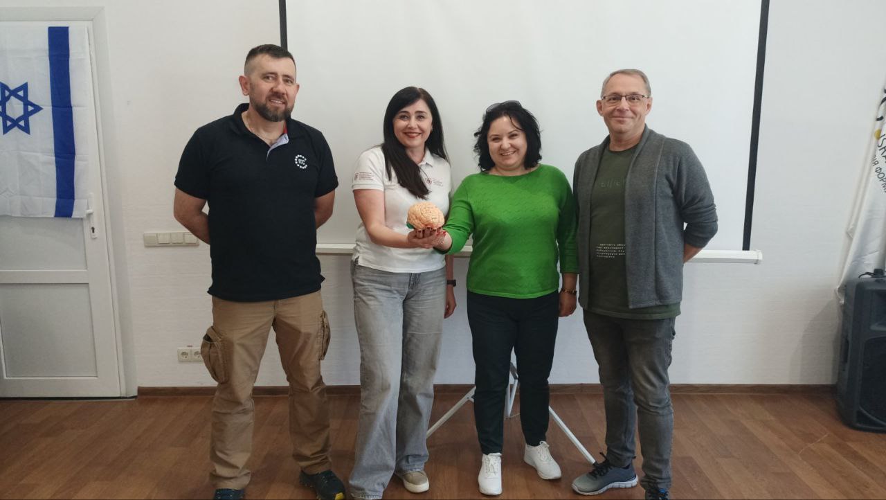 Двоє викладачів Університету пройшли навчання з основ супроводу клієнтів із втратою