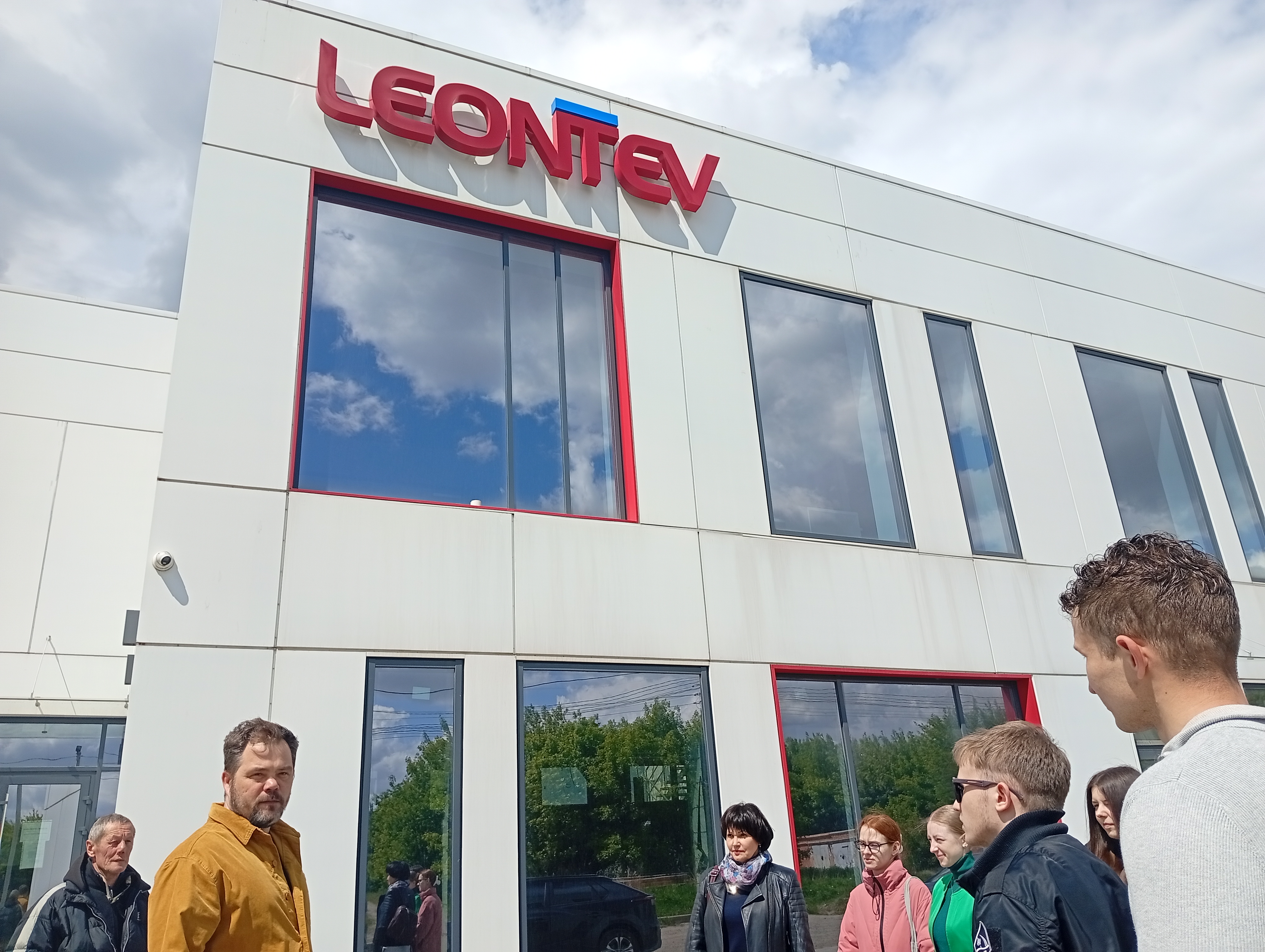 Екскурсія та виїзна лекція для майбутніх менеджерів у компанії «Леонтьєв»