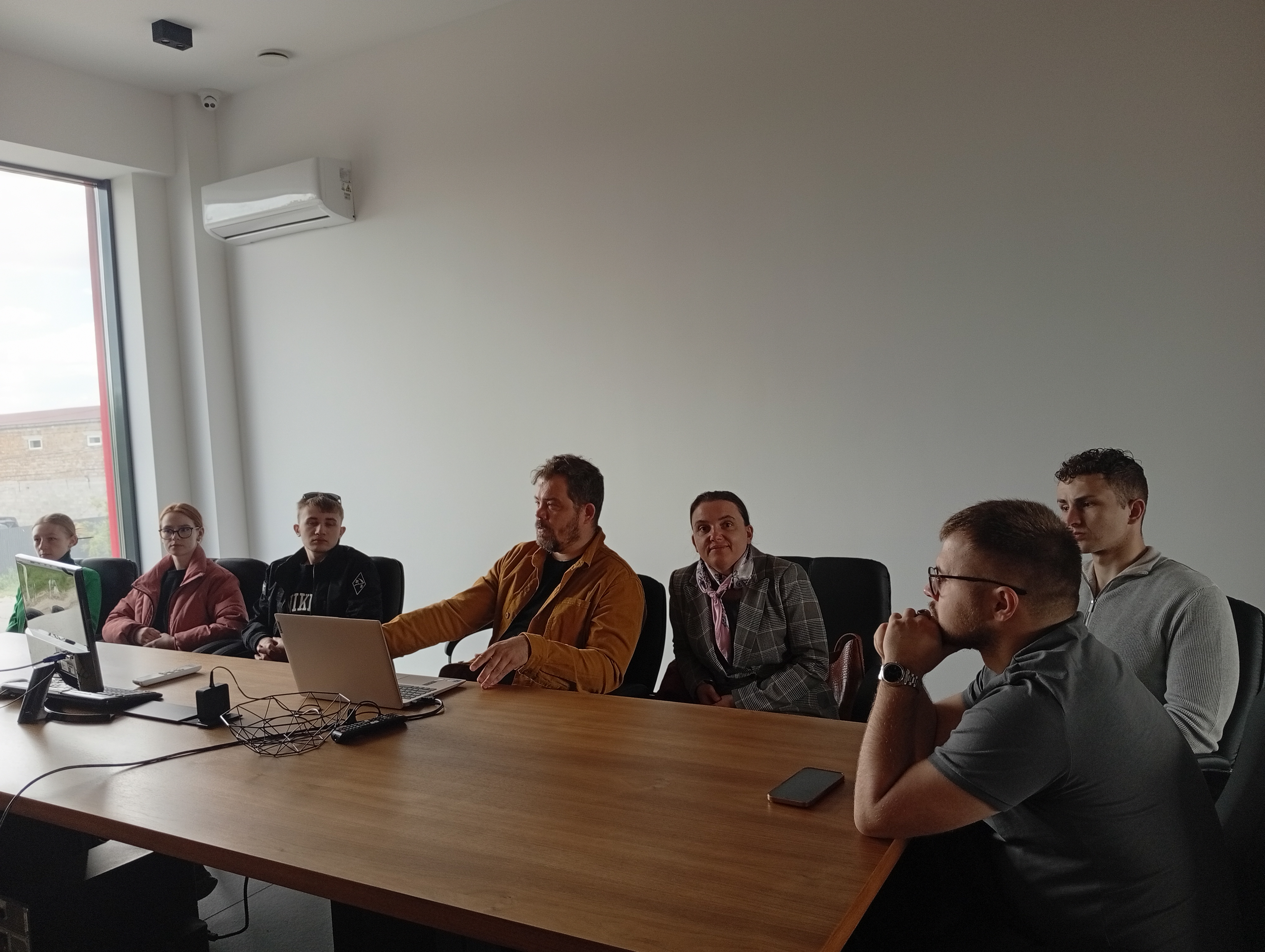 Екскурсія та виїзна лекція для майбутніх менеджерів у компанії «Леонтьєв»