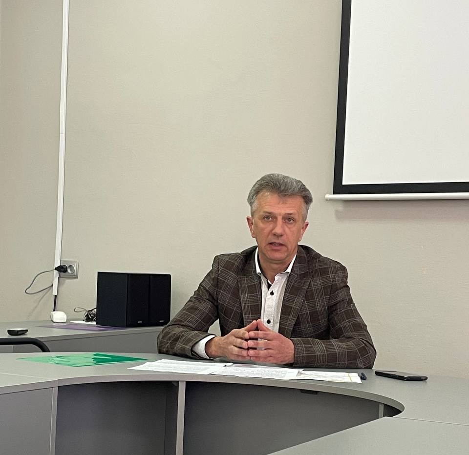 Форум кар’єри: практичні кейси соціальної роботи від Олега Шварцкопа