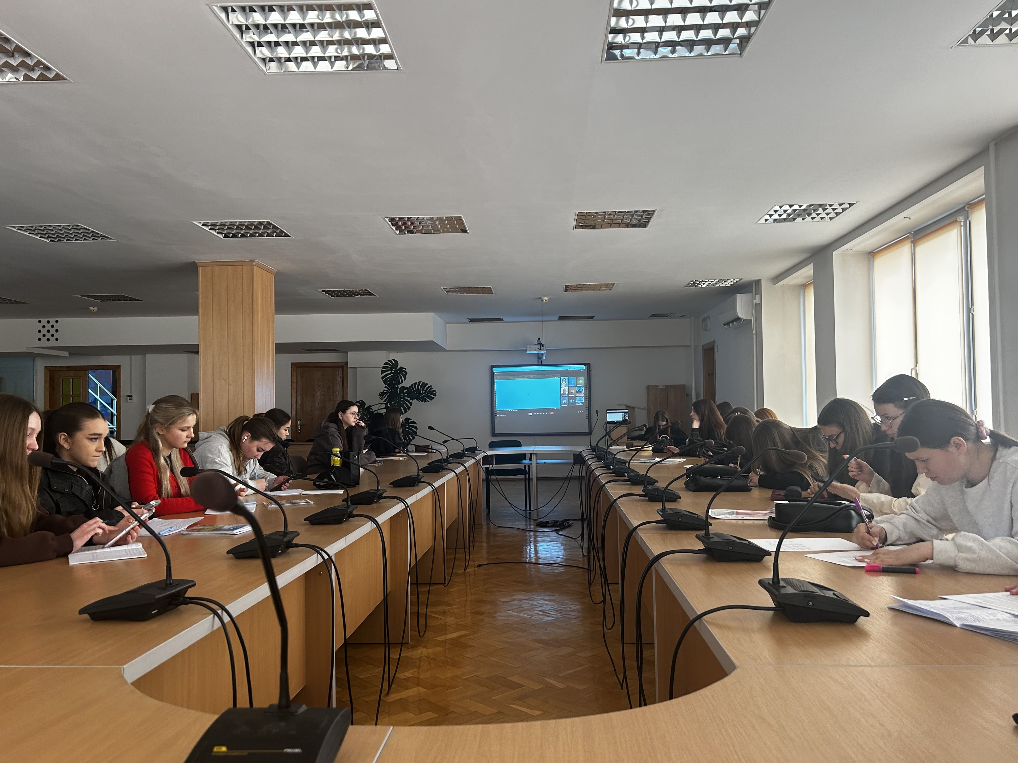 Формування лідерських компетентностей майбутніх психологів