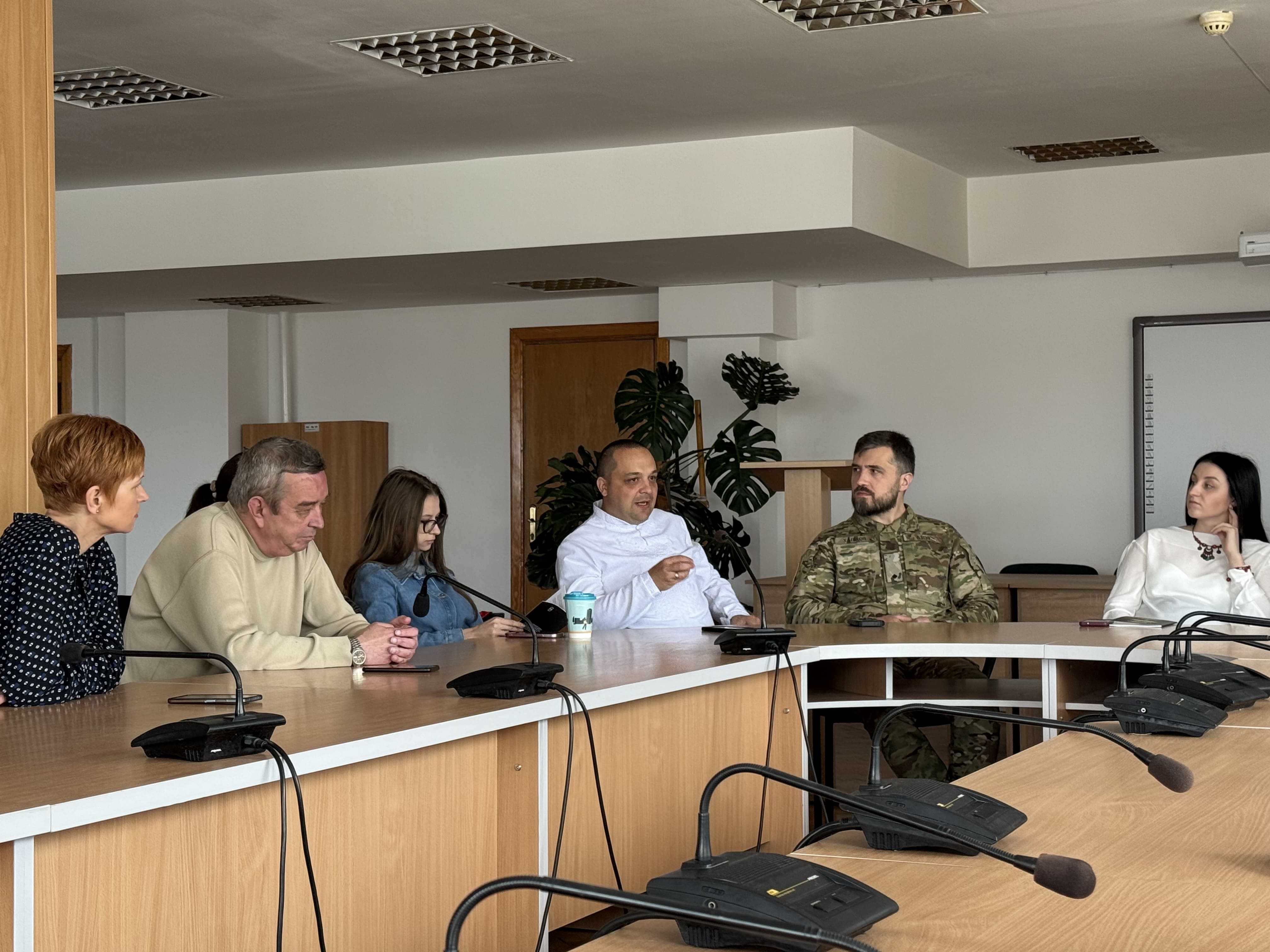 Перша презентація посібника «Мова єдності: діалоги порозуміння»