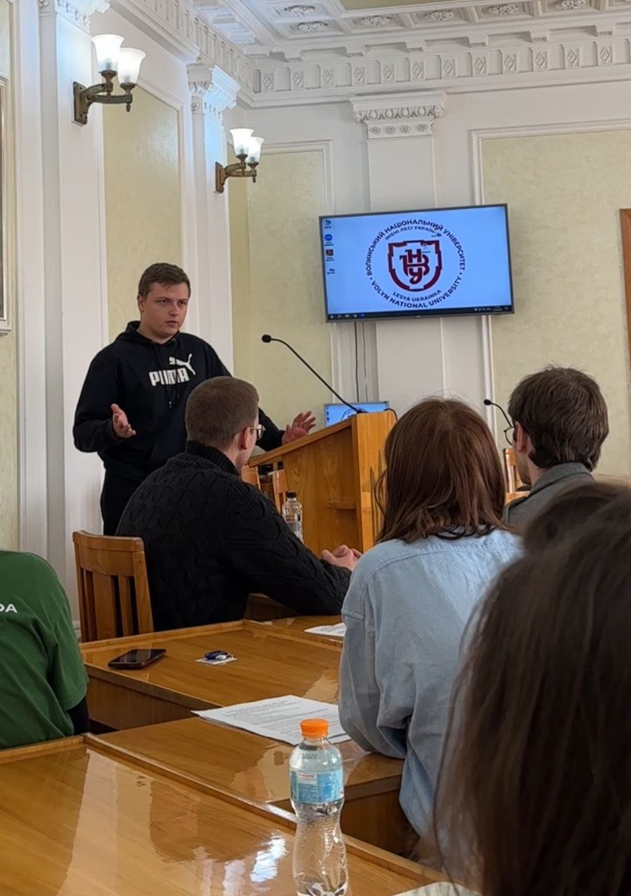 Школа тьюторів об’єднала активну молодь Університету