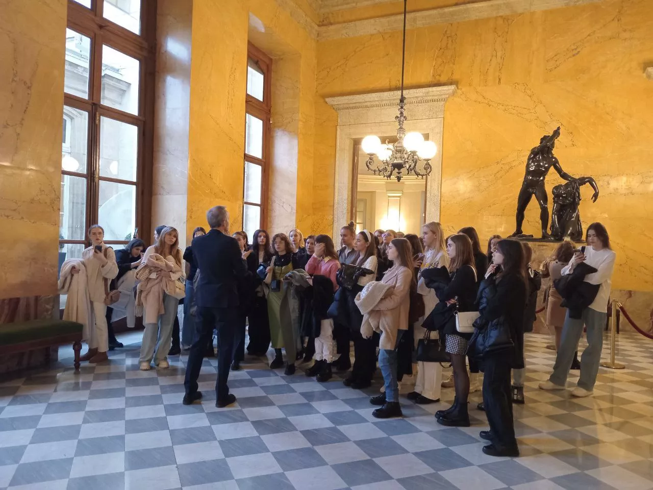 міжнародні_зв'язки