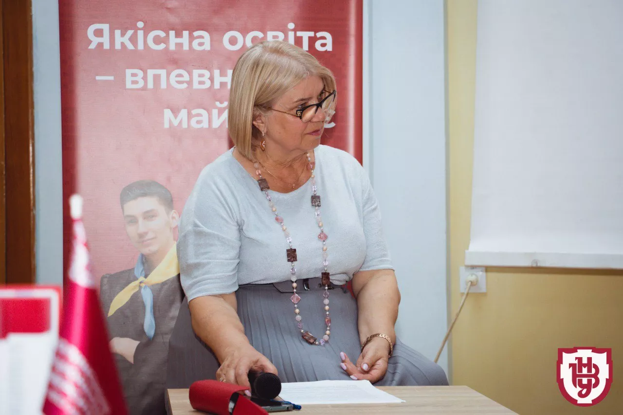 випускники