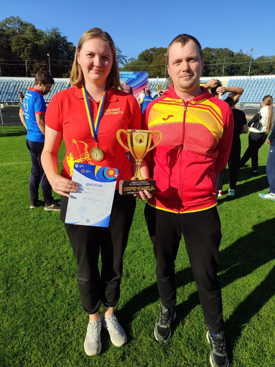 На фото Ольга Хомутовська та її тренер Іван Мазепа 