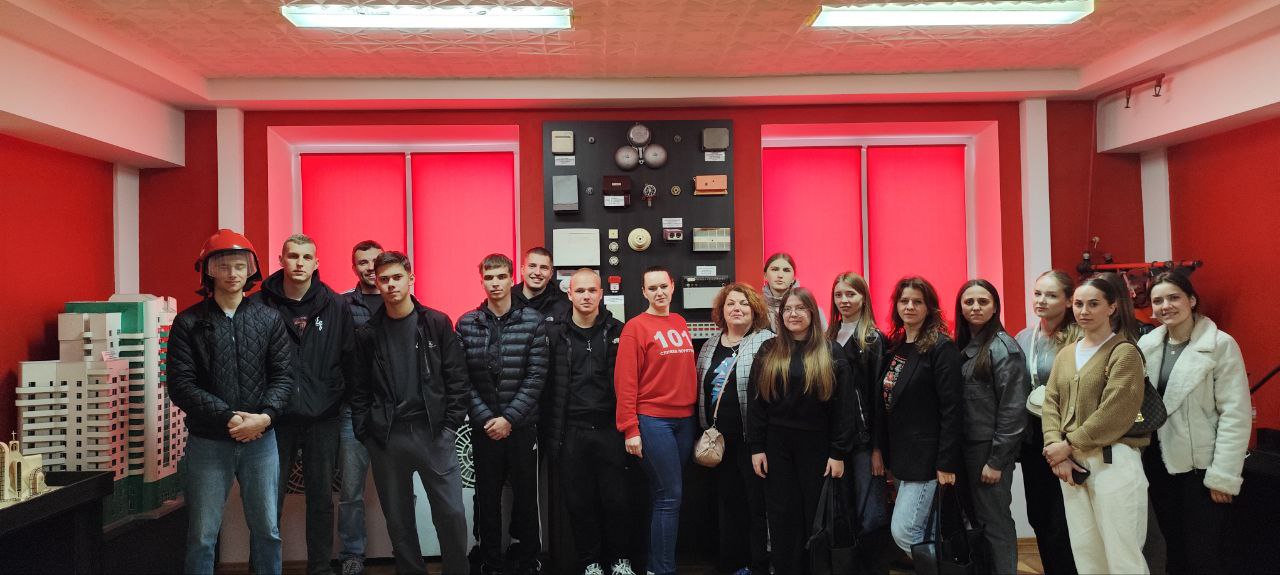 Студенти факультету біології та лісового господарства відвідали виставку пожежно-рятувальної служби ДСНС у Волинській області