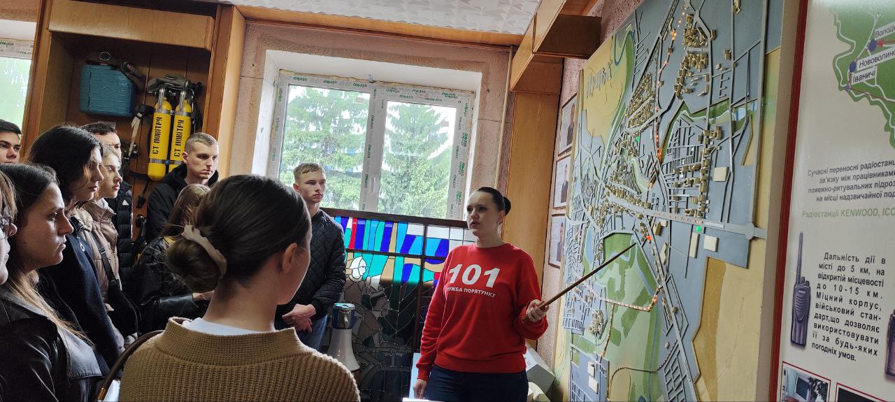 Студенти факультету біології та лісового господарства відвідали виставку пожежно-рятувальної служби ДСНС у Волинській області
