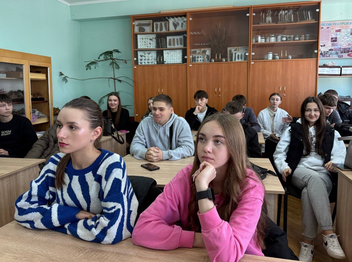 Зустріч студентів факультету біології та лісового господарства з начальником управління з персоналу філії «Поліський лісовий офіс»