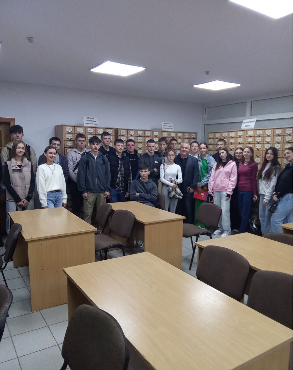 Від ресурсів до академічної доброчесності: інформаційні екскурсії у бібліотеці