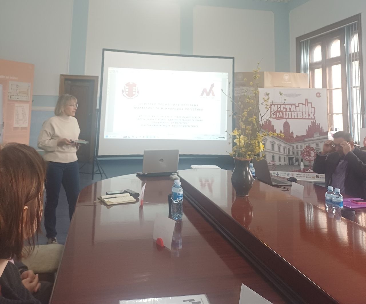 Обговорено вдосконалення змісту освітніх програм зі спеціальності D5 Маркетинг