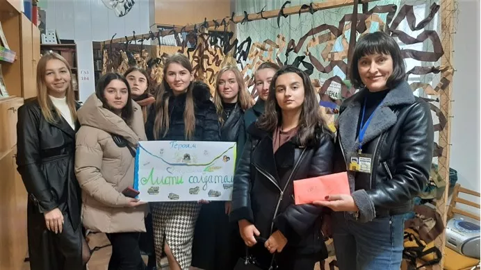 Поезія війни, листи героям і благодійний ярмарок