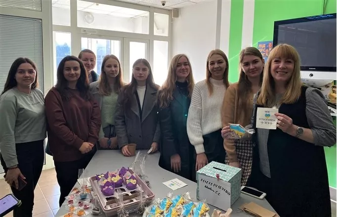 Поезія війни, листи героям і благодійний ярмарок