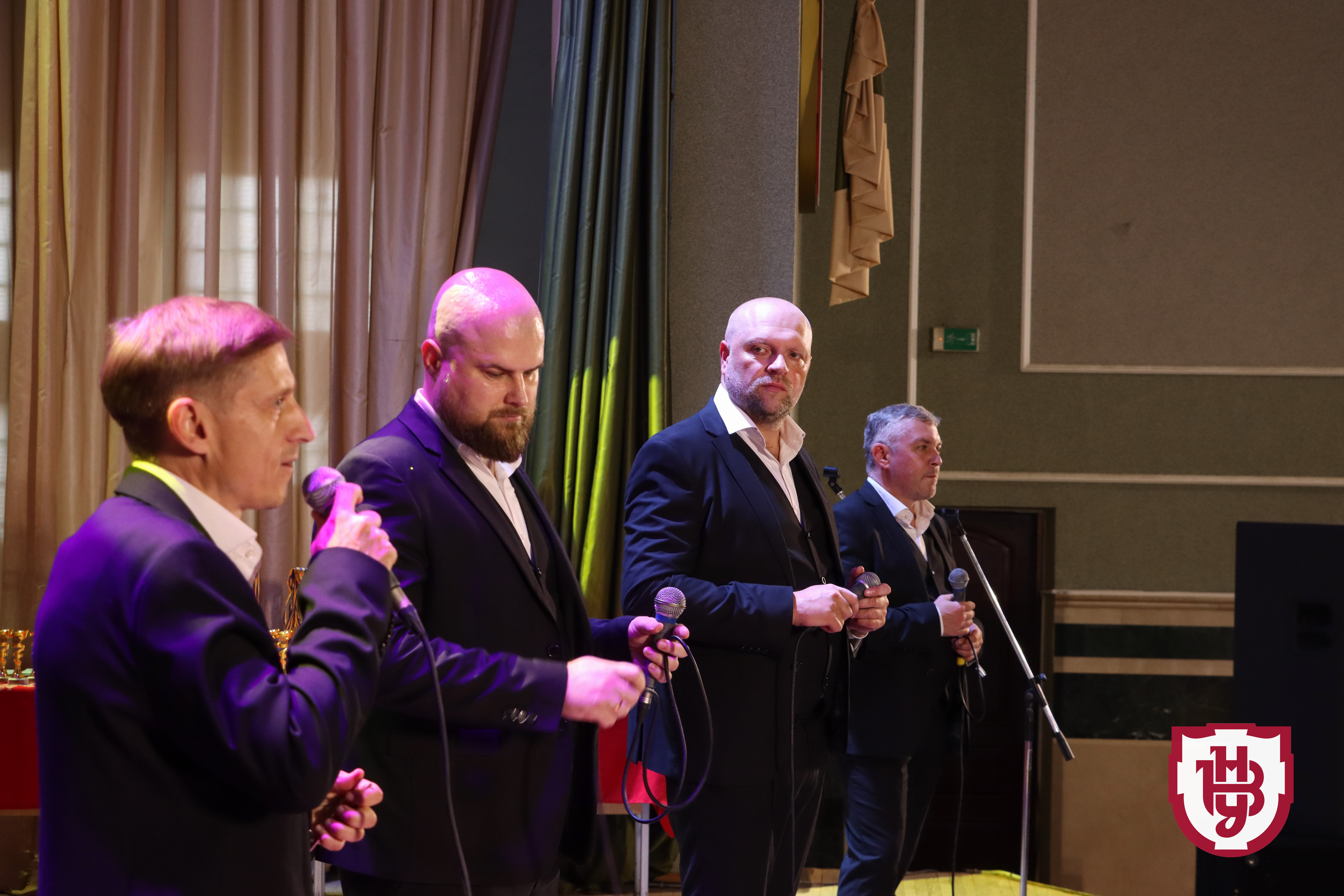 Співоче поле