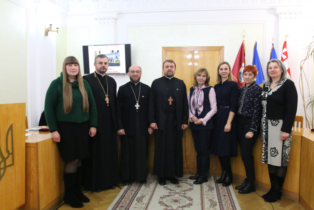 Презентація підручника «ENGLISH FOR THEOLOGIANS»