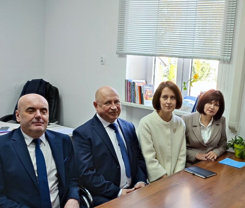 економісти