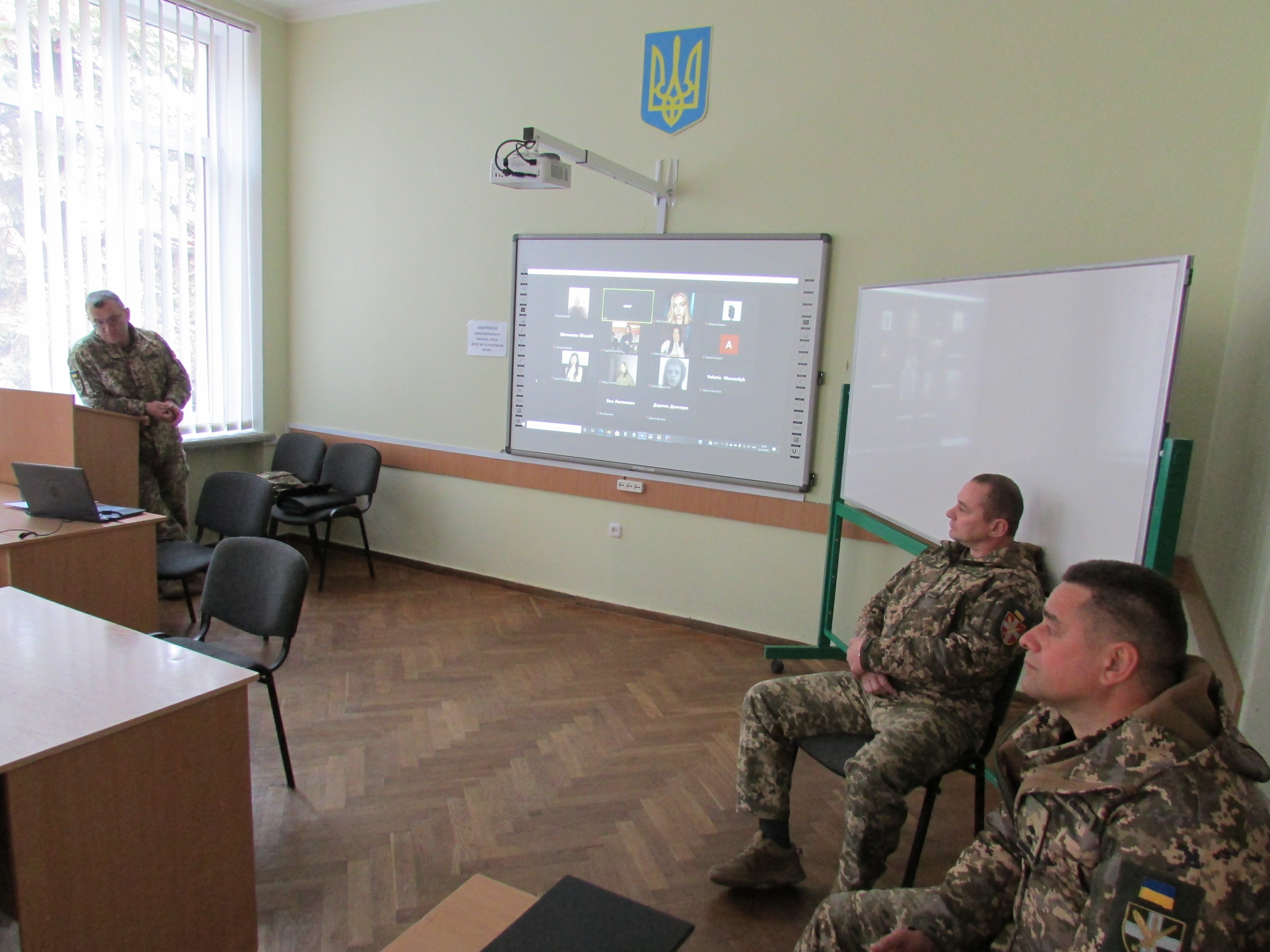 Студентам розповіли про службу за контрактом у військовому резерві