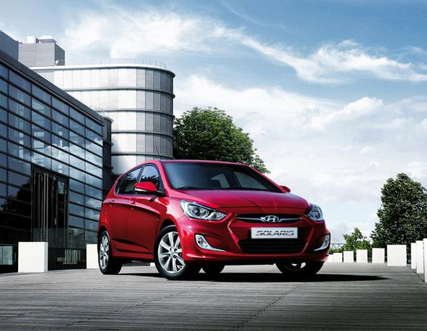 Автомобиль Hyundai Solaris, 2011 г.