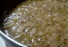 Луковый соус с орехами
