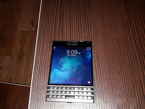 Телефон BlackBerry Passport
