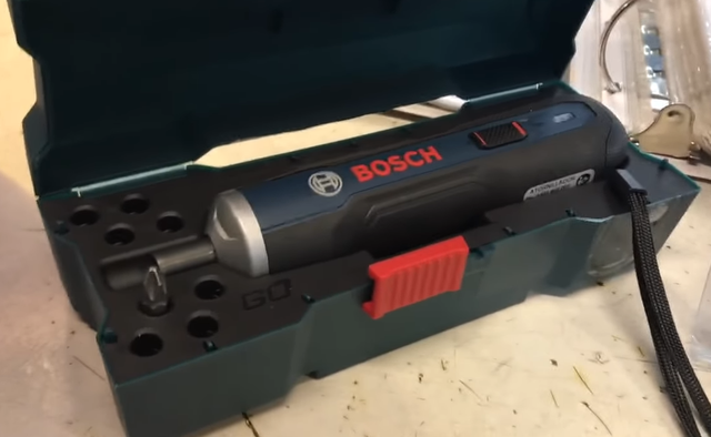 Электроотвёртка Bosch GO