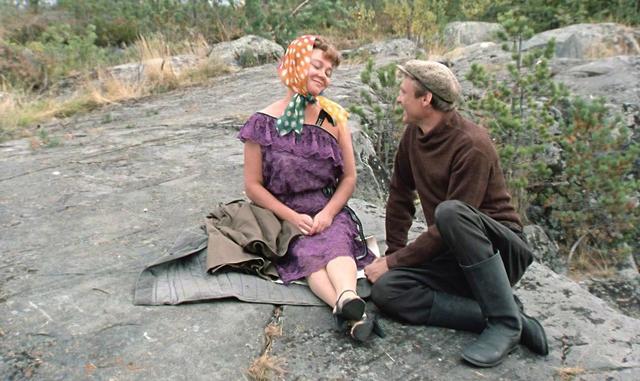 Фильм "Любовь и голуби" (1984)