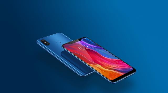Телефон Xiaomi Mi 8