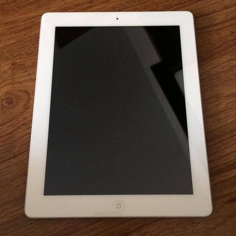 Планшет Apple IPad 4  64Gb Wi-Fi